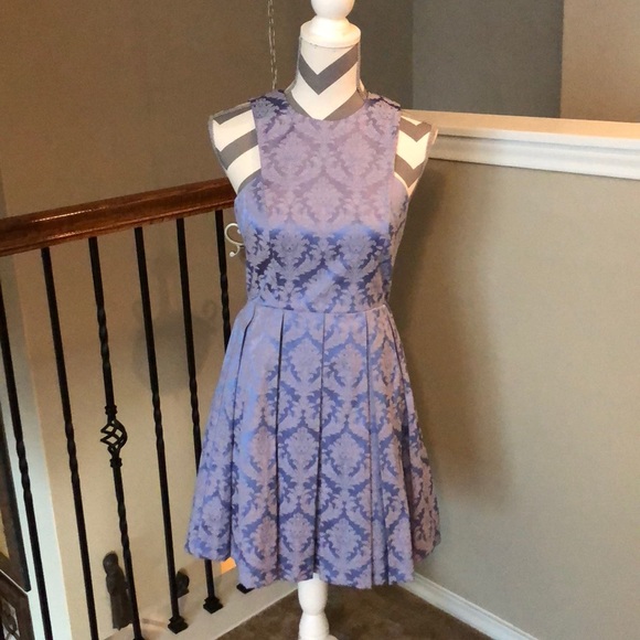 Gianni Bini Dresses & Skirts - Gianni Bini Floral Print Pleated Dress